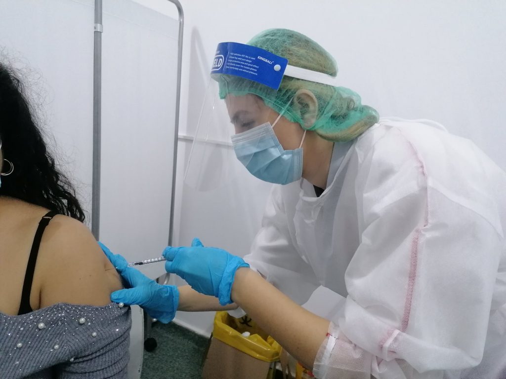A început campania de vaccinare și la centrul de la spitalul din Rovinari
