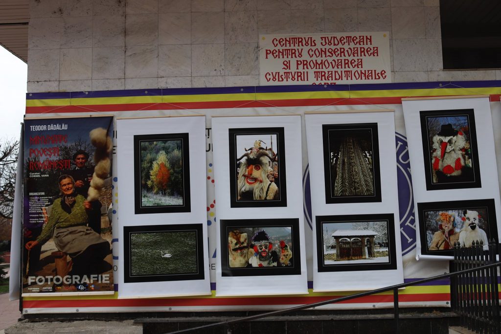 Expoziție stradală de fotografie în Târgu Jiu