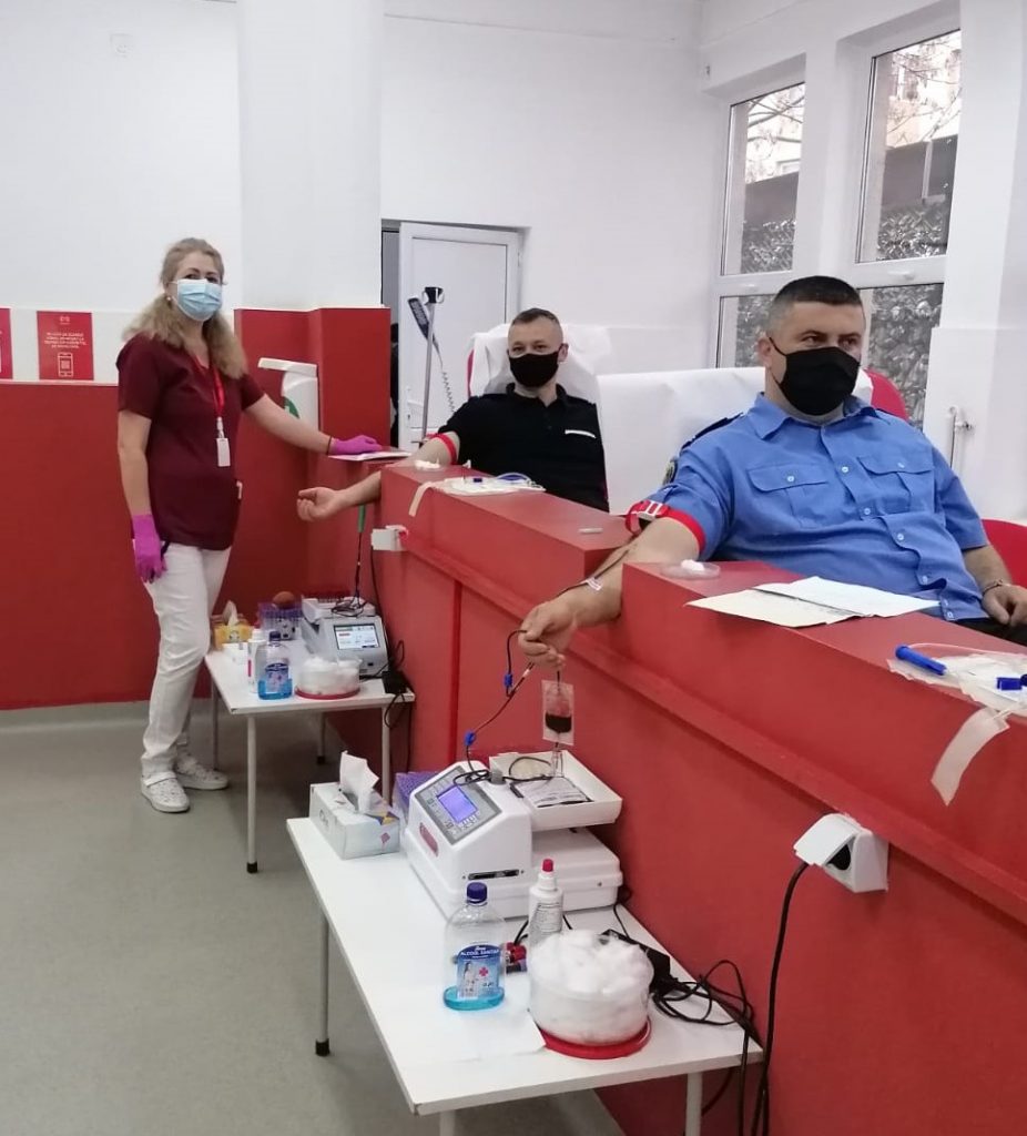 Trei jandarmi gorjeni au donat sânge