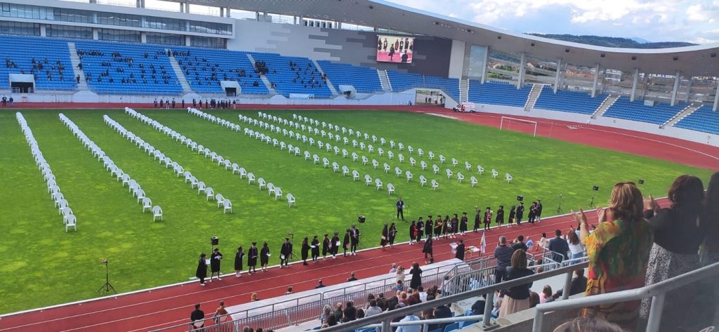S-au încheiat ceremoniile de absolvire de pe Stadionul Municipal