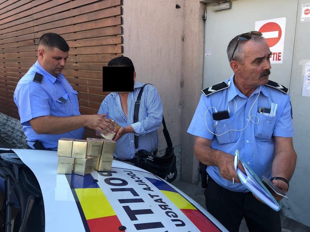 Comercianți de parfumuri și obiecte de cult religios, sancționați de polițiștii locali