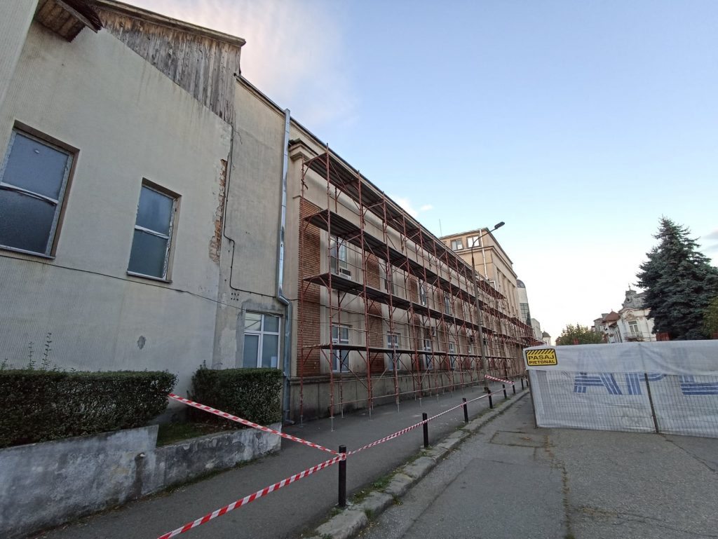 Muncitori angajați „la negru“, folosiți pentru reabilitarea Spitalului Județean de Urgență Târgu Jiu