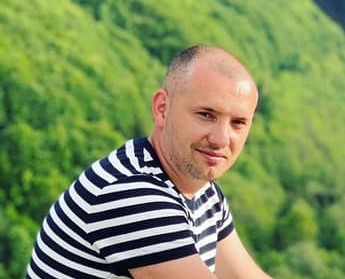 Medicul din Padeș acuzat că a eliberat certificate de vaccinare anti COVID-19 false a fost arestat preventiv