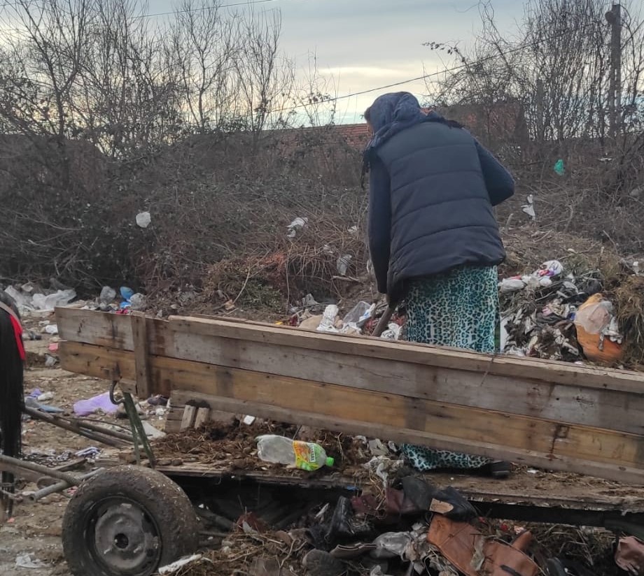A rămas fără căruța cu care transporta deșeuri