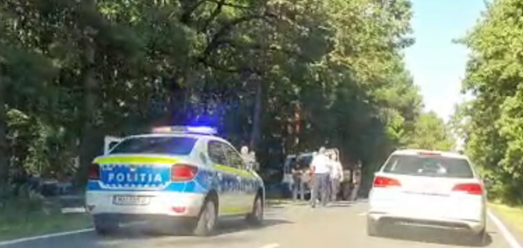 Accident produs de o șoferiță de 18 ani