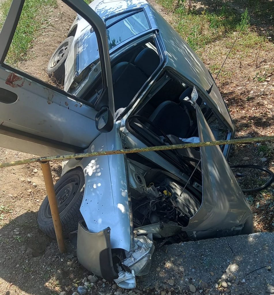 Tânără gravidă, rănită într-un accident rutier
