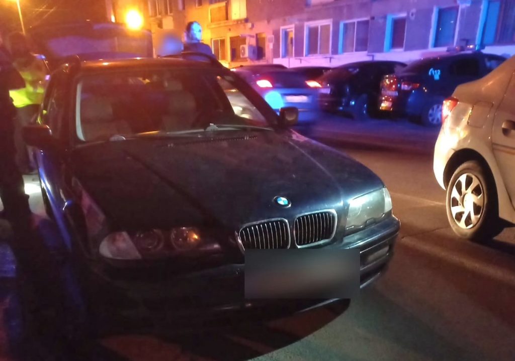 Tânără luată cu forța și băgată într-un BMW pe o stradă din centrul municipiului Târgu Jiu
