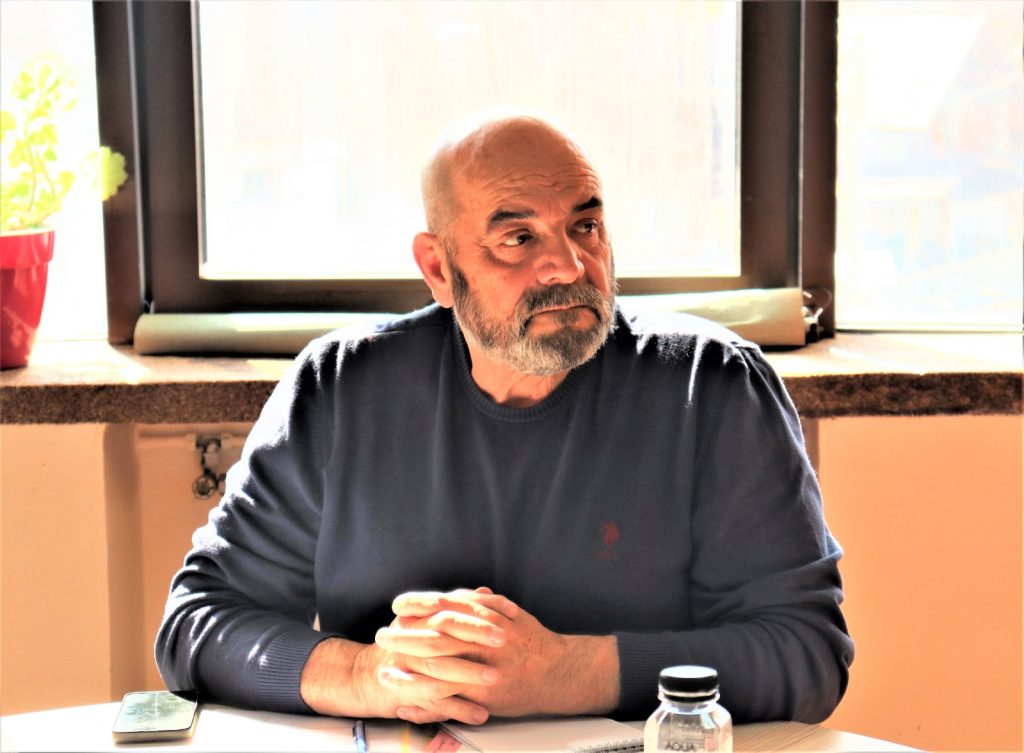 Alo, Aparegio!? Aveți nevoie de un psiholog sau de un psihiatru?