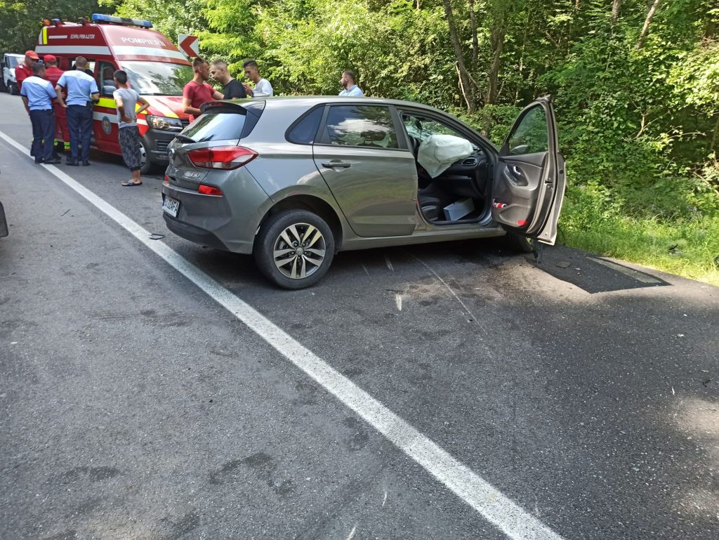 Cinci persoane rănite într-un accident. Printre victime este și un copil