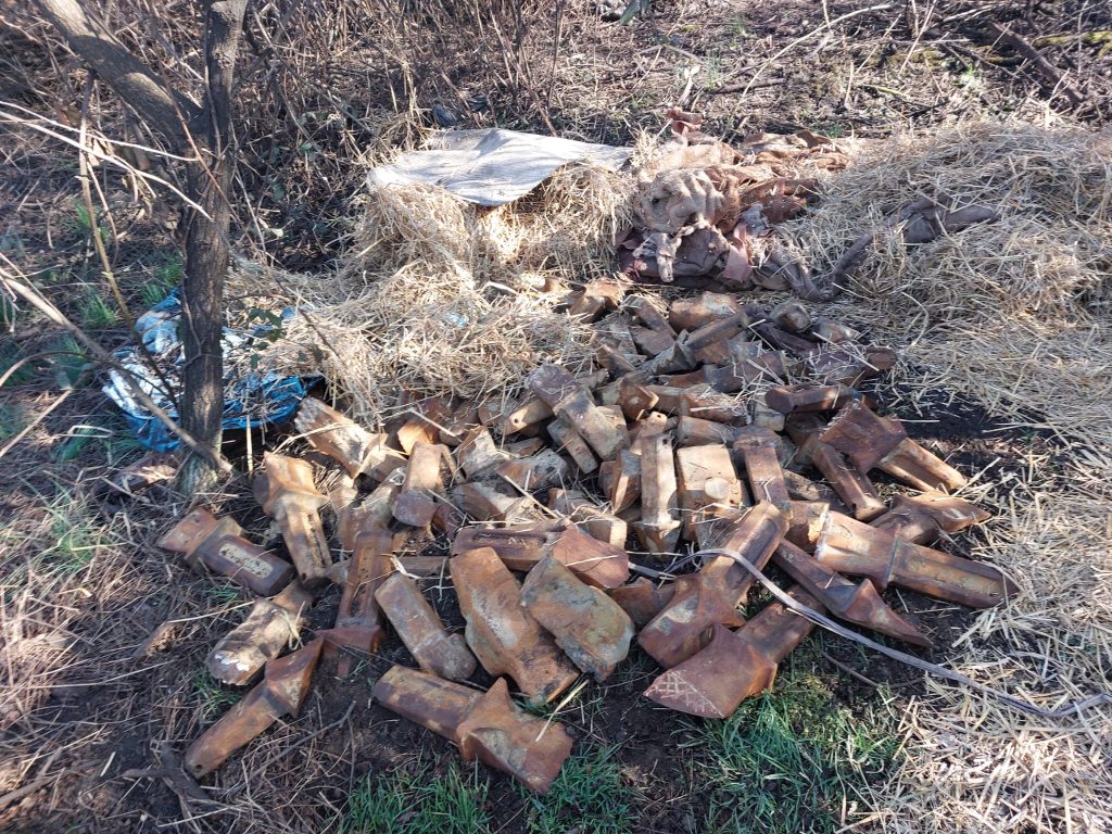 A furat 200 de dinți de excavator din cariera Roșia