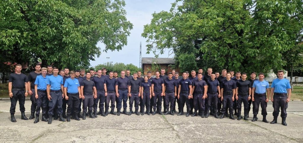 Peste 40 de elevi, în practică la Jandarmeria Târgu Jiu