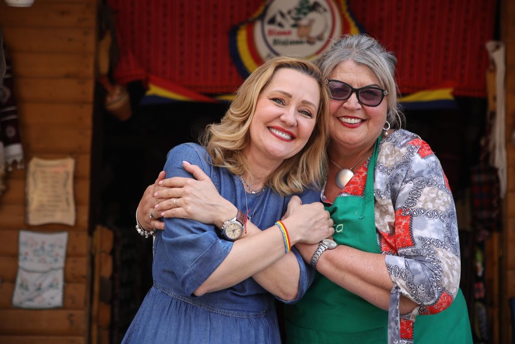 Ce mesaj a transmis băcița Mărioara de pe Transalpina după întâlnirea cu Elena Lasconi