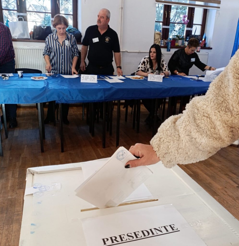 S-au tras la sorți președinții birourilor electorale ale secțiilor de votare