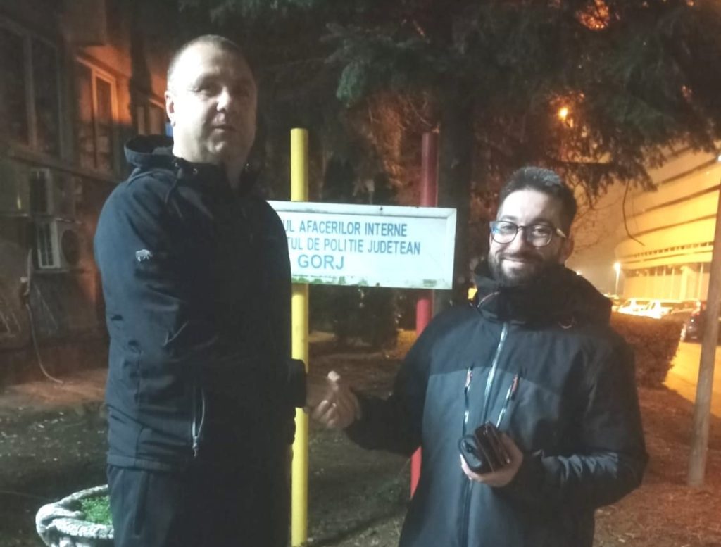 Portofel cu bani găsit de un târgujian pe o stradă din oraș