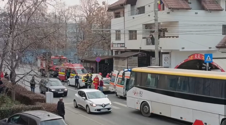 VIDEO Accident pe strada Nicolae Titulescu. O șoferiță a fost rănită