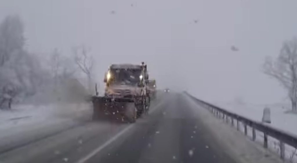 VIDEO Ninge abundent pe Drumul Național Târgu Jiu – Rm. Vâlcea