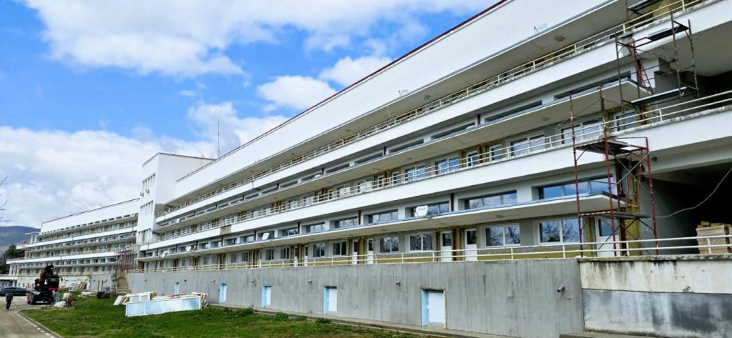Singurul spital din țară dotat cu un parc fotovoltaic se află în Gorj