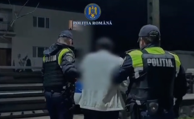 A fost reținut de oamenii legii pentru că s-a apropiat de nora sa