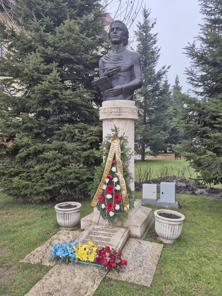 „Comandamentul Vlad Țepeș”, prezent și în Gorj. Poliția verifică depunerea unei coroane la bustul lui Mihai Eminescu