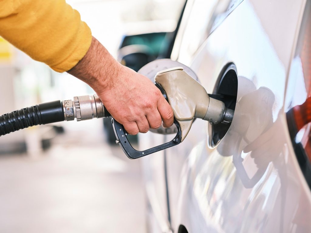 Cu ce sumă se va reduce prețul benzine și motorinei după măsurile Guvernului