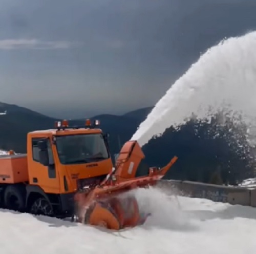 VIDEO Au început lucrările de deszăpezire pe Transalpina