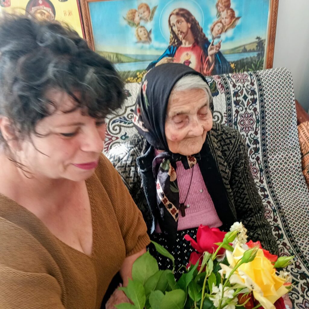 O localnică din Roșia de Amaradia a împlinit vârsta de 102 ani