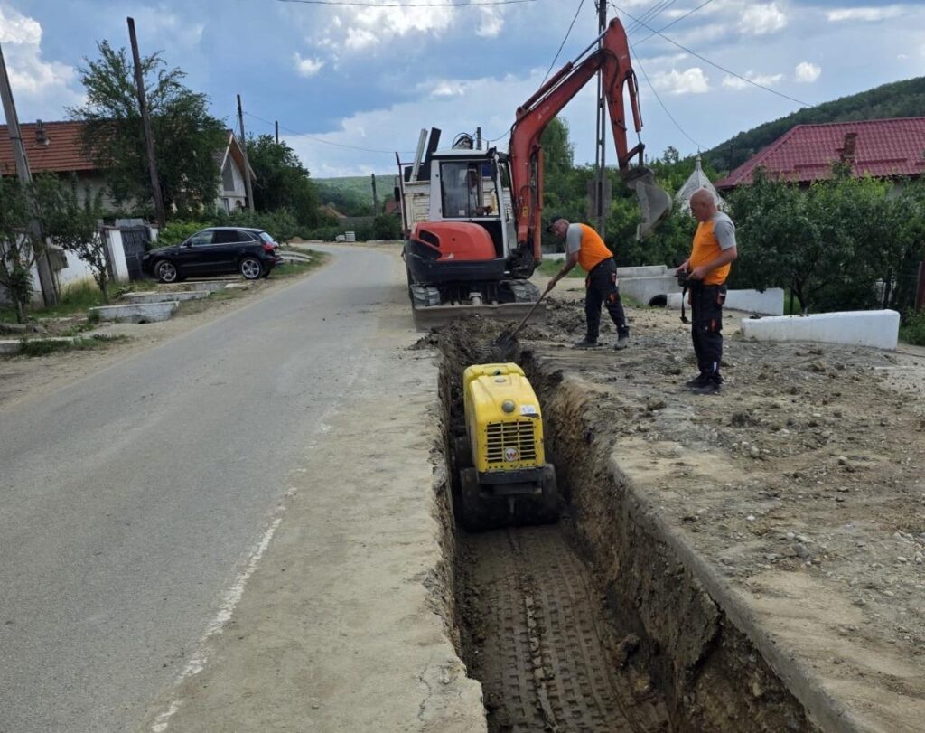 Se lucrează intens la investițiile în infrastructura de apă și canalizare din Țicleni
