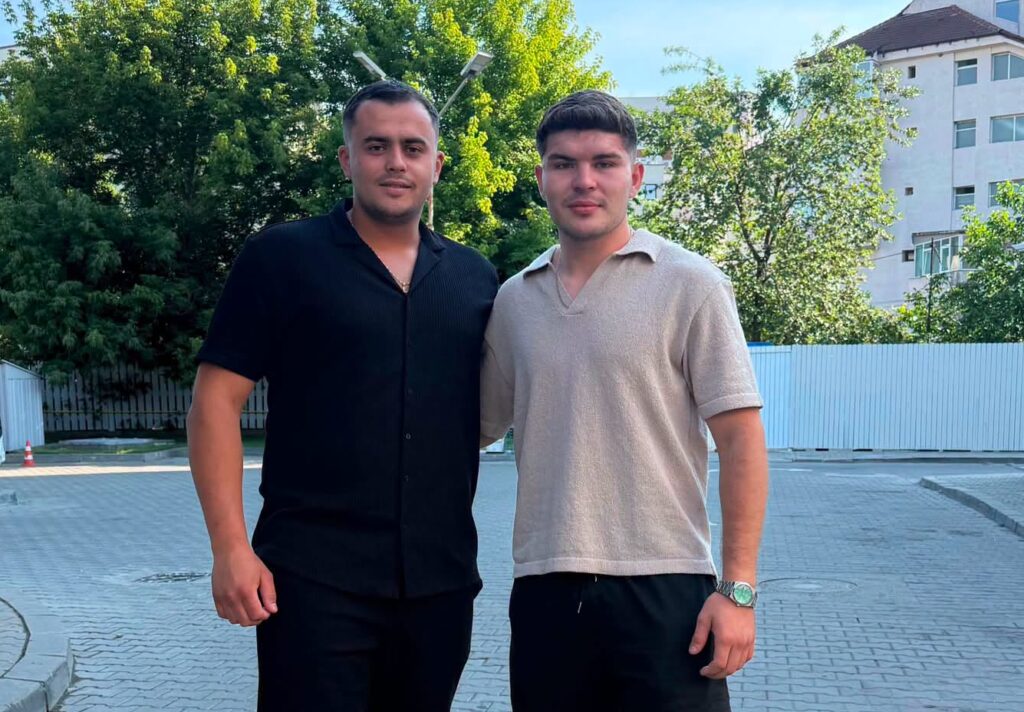 Primii salvatori care au intervenit la teribilul accident care a avut loc în Lelești au fost doi tineri pompieri gorjeni aflați în timpul liber