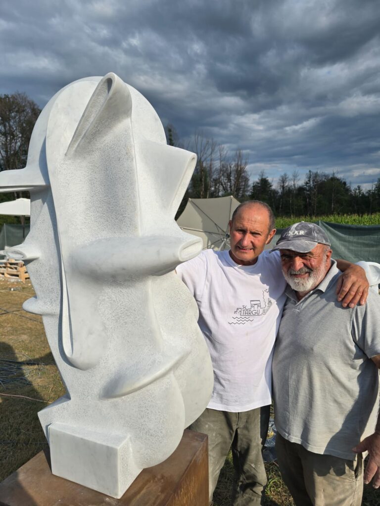 Vernisajul expoziției cu lucrările realizate în cadrul Simpozionului Internațional de Sculptură ,,Atelierele Brâncuși” 2026