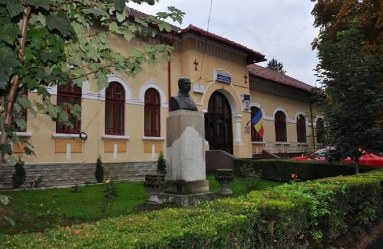 Elev din Târgu Jiu, printre cei 7 din țară cu media 10 la Evaluarea Națională