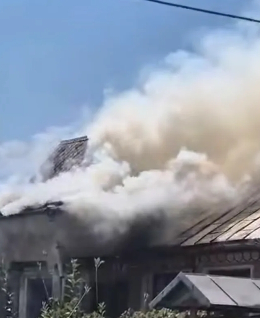 Incendiu devastator la două locuințe din Scoarța. Una dintre case aparține fostului procuror Cristi Cârstea