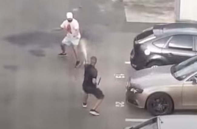 VIDEO Tineri reținuți după un scandal pe o stradă din Târgu Jiu