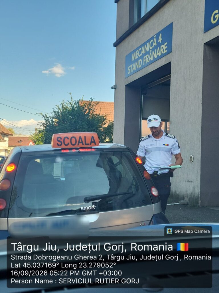 Mașinile școlilor de șofer, verificate de polițiști